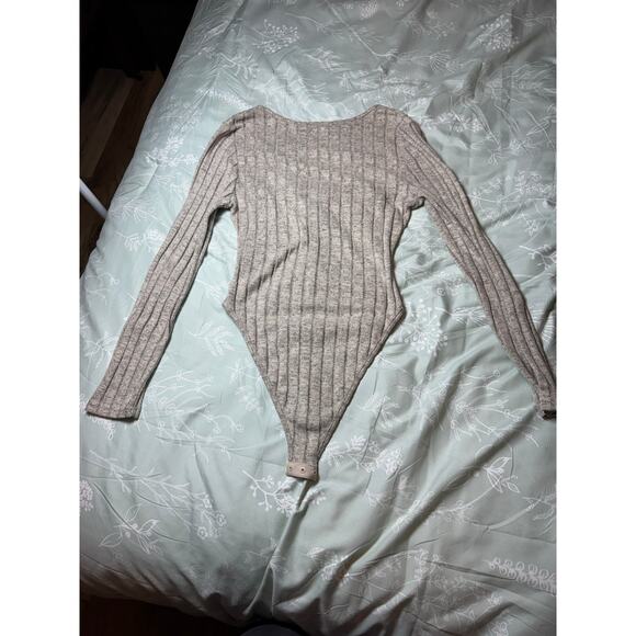 Ribbed Twist Front Long Sleeve Bodysuit | Size S - Picture 5 of 5